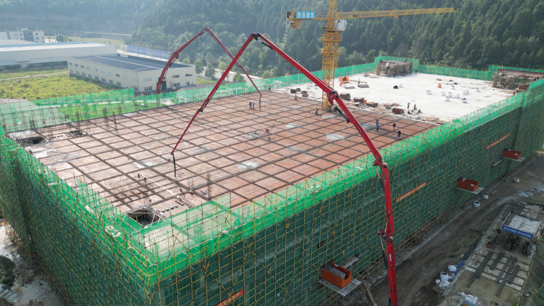百亿级PCB产业园项目主体结构完成封顶